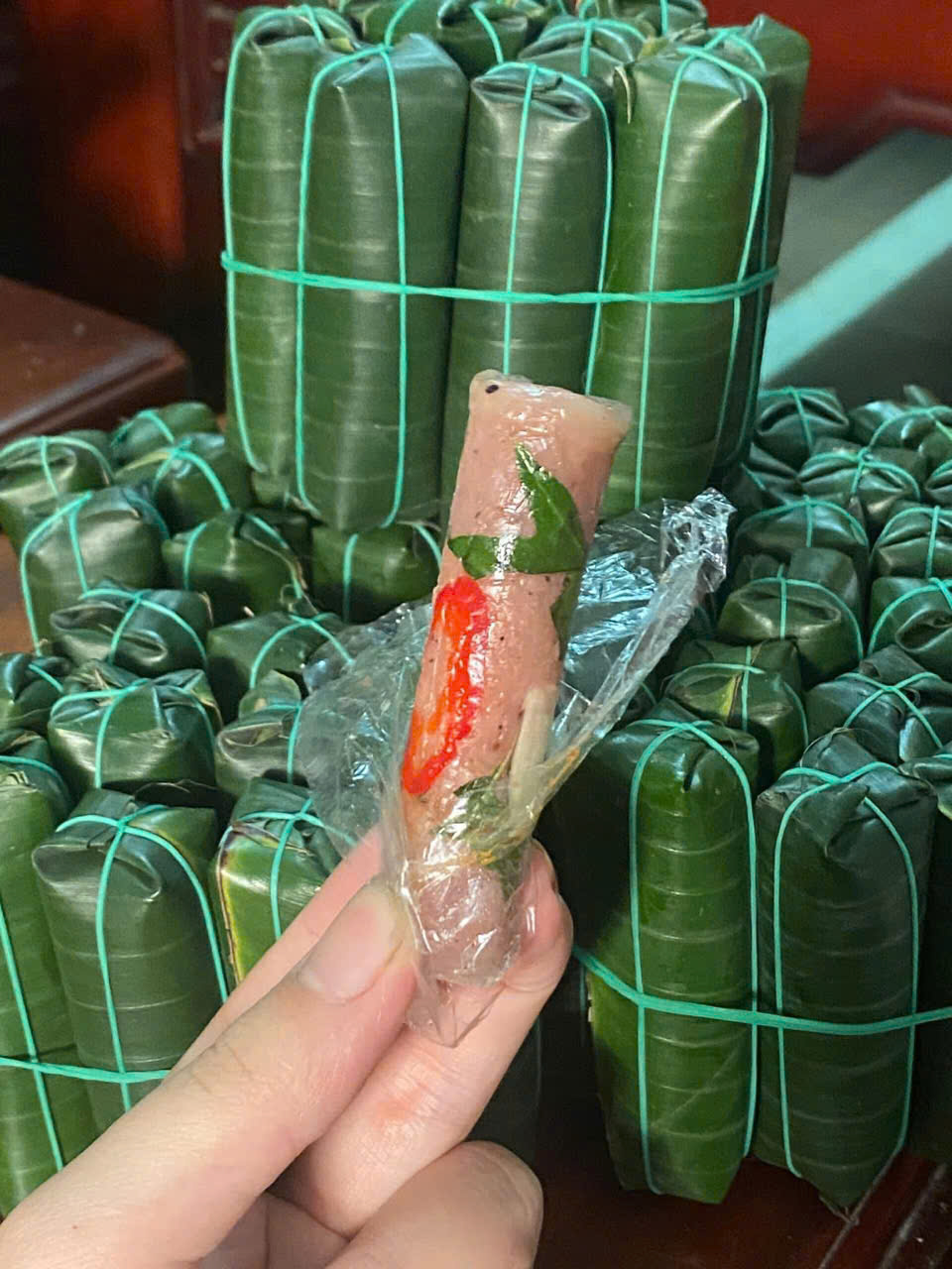 Nem Chua Ngon Chuẩn Vị – Chua Cay Vừa Miệng, Ăn Vặt & Nhậu Tuyệt Vời